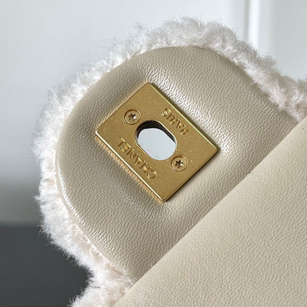 CHANEL 25S FLAP BAG 21 CM IN CREAM WHITE SHEEP WOOL WITH GOLD HARDWARE
