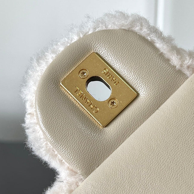 CHANEL 25S FLAP BAG 21 CM IN CREAM WHITE SHEEP WOOL WITH GOLD HARDWARE
