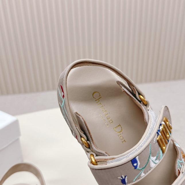 DIOR BACK-STRAP SANDALS 25S IN BEIGE CALFSKIN EMBROIDERED WITH PETITES FLEURS