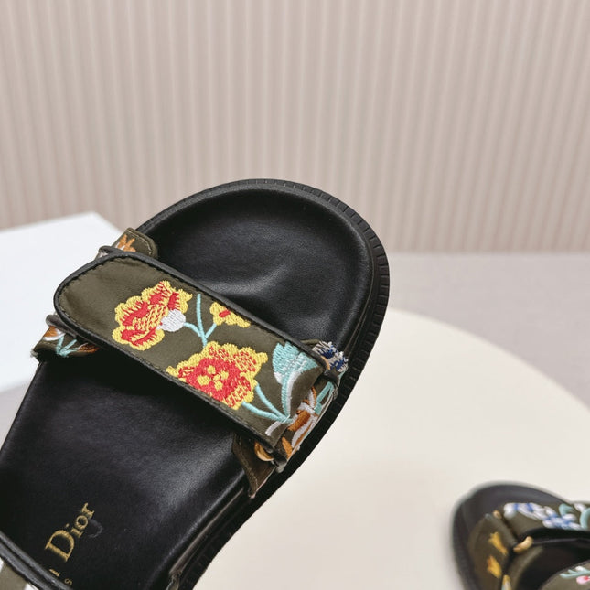 DIOR BACK-STRAP SANDALS 25S IN MOSS GREEN AND BLACK CALFSKIN EMBROIDERED WITH PETITES FLEURS