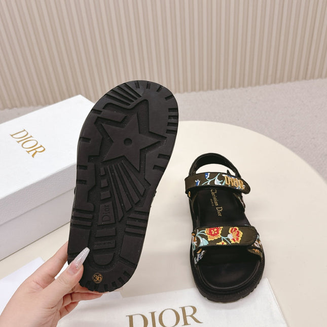 DIOR BACK-STRAP SANDALS 25S IN MOSS GREEN AND BLACK CALFSKIN EMBROIDERED WITH PETITES FLEURS