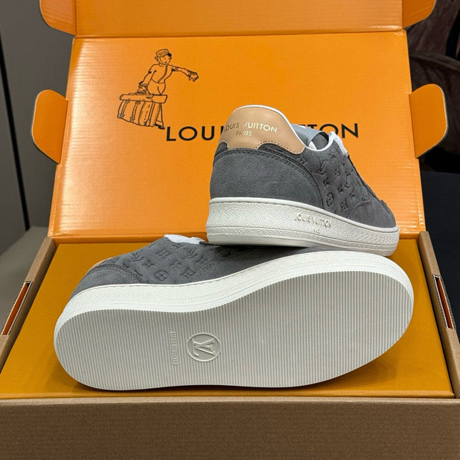 STADIUM SNEAKER IN DOVE GRAY EMBOSSED MONOGRAM SUEDE