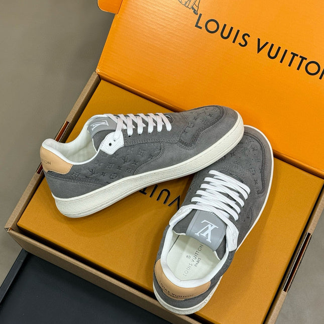 STADIUM SNEAKER IN DOVE GRAY EMBOSSED MONOGRAM SUEDE