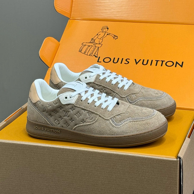 STADIUM SNEAKER IN KHAKI BROWN EMBOSSED MONOGRAM SUEDE