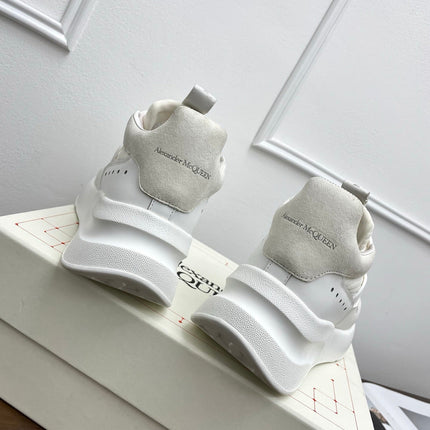 OVERSIZED RUNNER SNEAKERS IN OFF WHITE CALFSKIN AND FABRIC