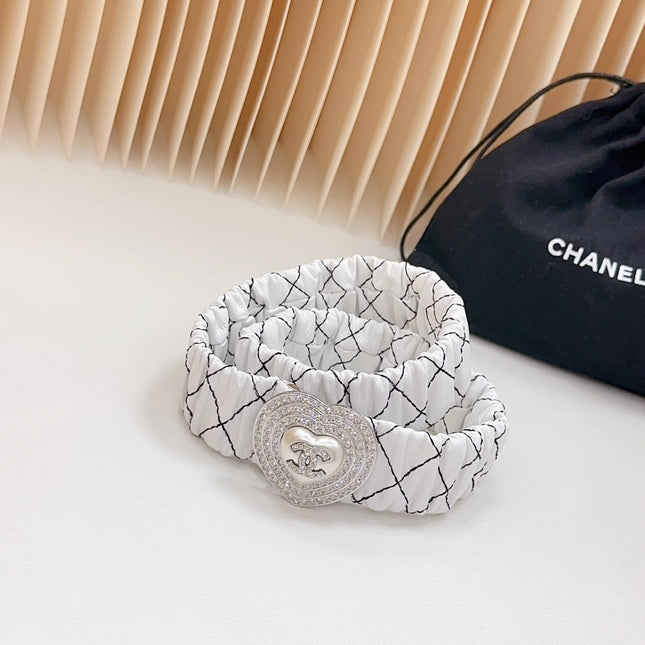 CC ELASTIC 30 MM BELT HEART BUCKLE IN WHITE EMBROIDERED CALFSKIN GOLD HARDWARE ATTACH RHINSTONES