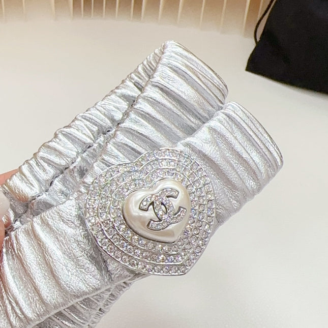 CC ELASTIC 30 MM BELT HEART BUCKLE IN SILVER CHIFFON CALFSKIN SILVER HARDWARE ATTACH RHINSTONES