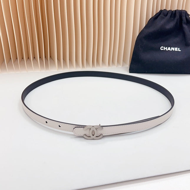 CC BELT 15 MM IN WHITE CALFSKIN WITH SILVER HARDWARE