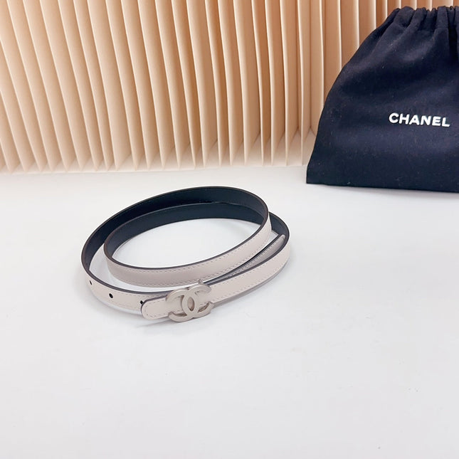CC BELT 15 MM IN WHITE CALFSKIN WITH SILVER HARDWARE