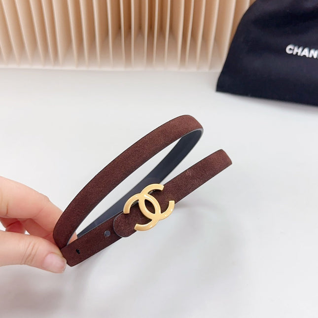 CC BELT 15 MM IN CHOCOLATE BROWN SUEDE WITH GOLD HARDWARE