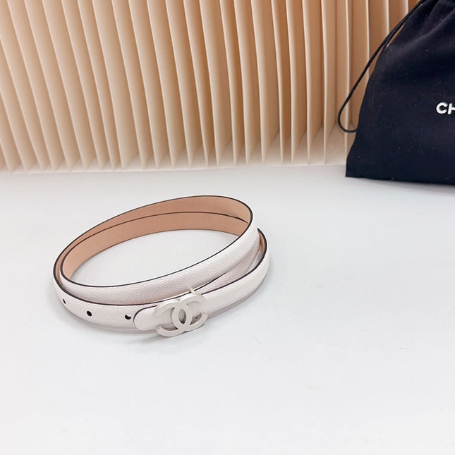 CC BELT 15 MM IN WHITE GRAINED CALFSKIN WITH GOLD HARDWARE