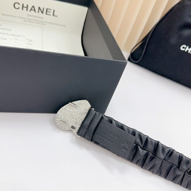 CC 30 MM ELASTIC BELT IN BLACK CALFSKIN SILVER HEART HARDWARE