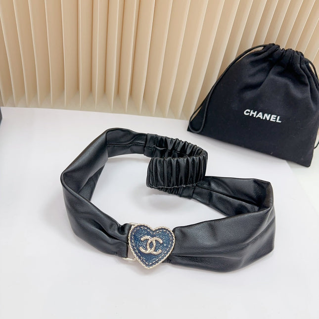 CC 50 MM ELASTIC BELT IN BLACK CALFSKIN GOLD HEART HARDWARE