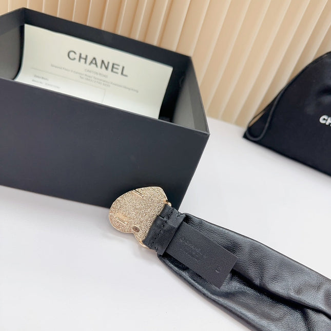 CC 50 MM ELASTIC BELT IN BLACK CALFSKIN GOLD HEART HARDWARE