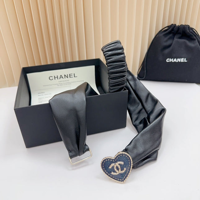CC 50 MM ELASTIC BELT IN BLACK CALFSKIN GOLD HEART HARDWARE