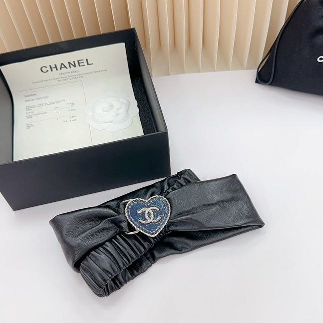 CC 50 MM ELASTIC BELT IN BLACK CALFSKIN SILVER HEART HARDWARE