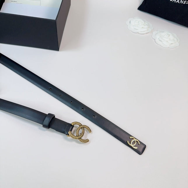 CC BELT 20 MM IN BLACK CALFSKIN WITH GOLD HARDWARE AND LOGO