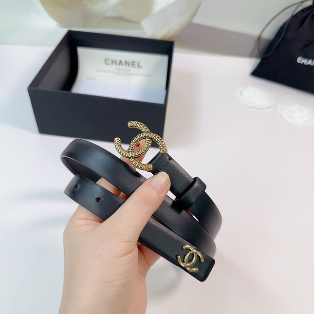 CC BELT 20 MM IN BLACK CALFSKIN WITH GOLD HARDWARE AND LOGO