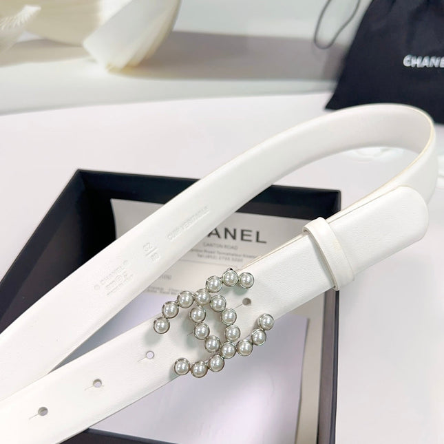 CC BELT 30 MM IN WHITE SMOOTH CALFSKIN WITH SILVER HARDWARE ATTACH PEARL