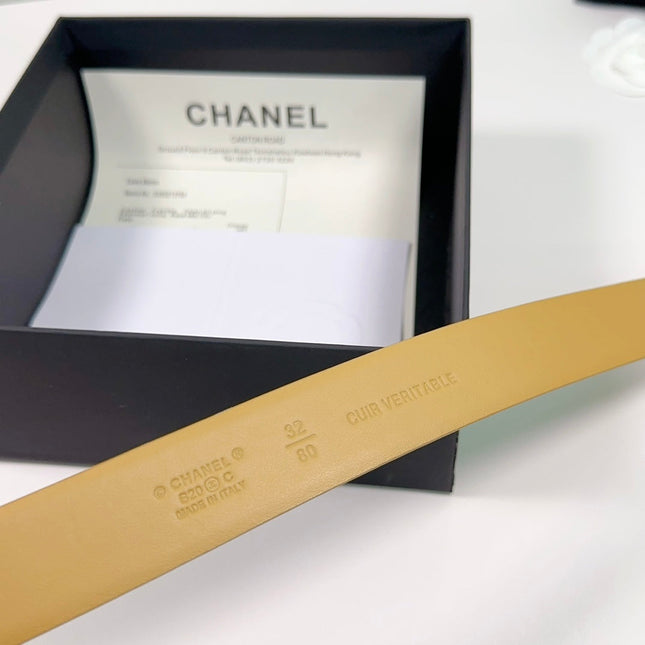 CC BELT 30 MM IN AMBER YELLOW SMOOTH CALFSKIN WITH GOLD HARDWARE ATTACH PEARL