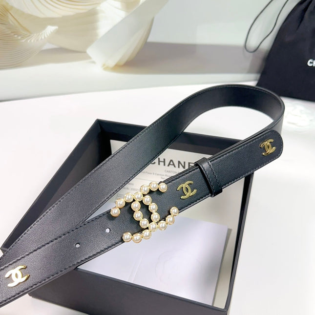 CC BELT 30 MM IN BLACK SMOOTH CALFSKIN WITH GOLD LOGO AND BUCKLE ATTACH PEARL