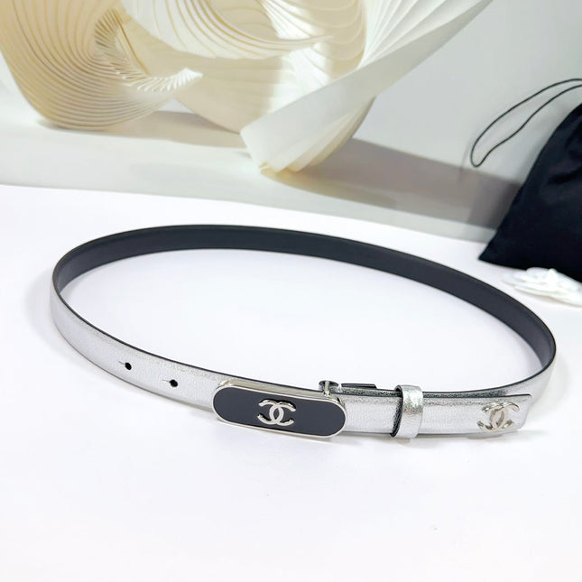 CC BELT 20 MM IN SILVER SMOOTH CALFSKIN WITH BLACK METAL BUCKLE