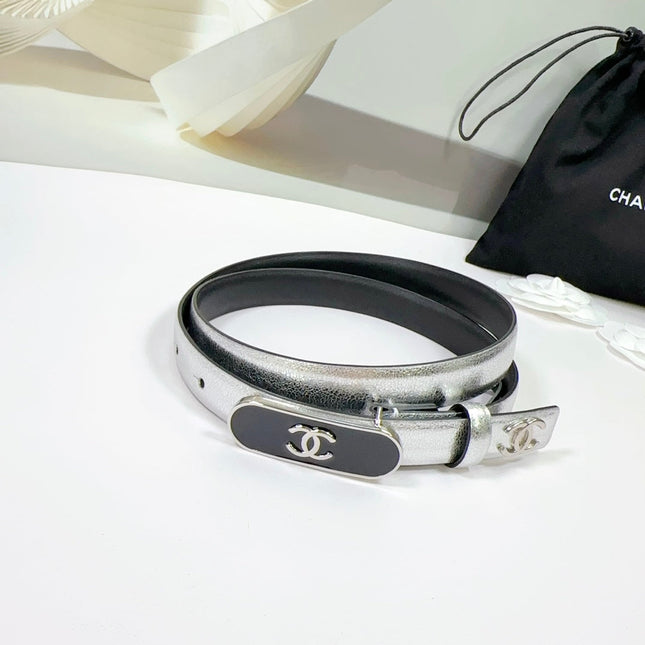 CC BELT 20 MM IN SILVER SMOOTH CALFSKIN WITH BLACK METAL BUCKLE