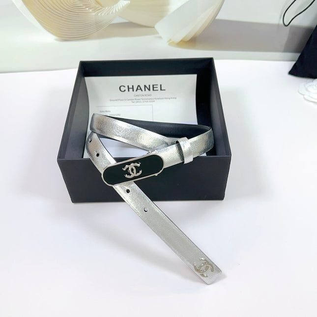 CC BELT 20 MM IN SILVER SMOOTH CALFSKIN WITH BLACK METAL BUCKLE