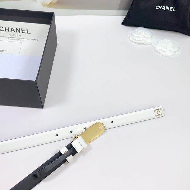 CC BELT 20 MM IN WHITE SMOOTH CALFSKIN WITH GOLD MIX WHITE METAL BUCKLE