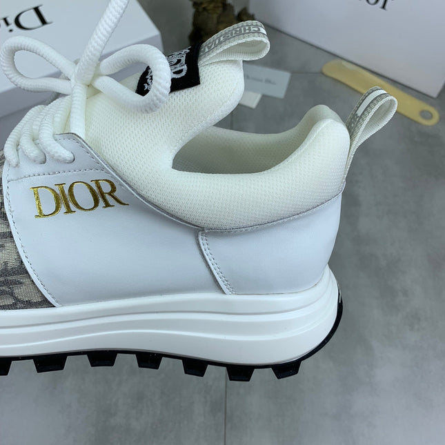 CD B24 SNEAKER BEIGE AND WHITE FABRIC