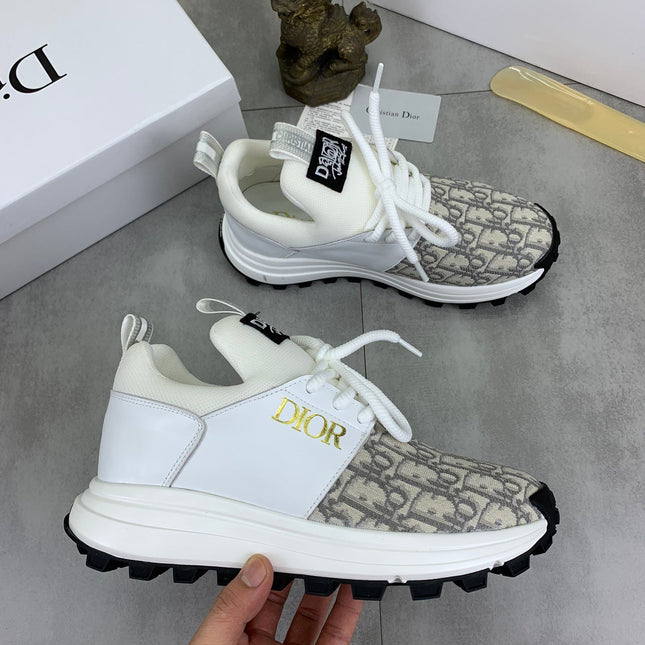 CD B24 SNEAKER BEIGE AND WHITE FABRIC