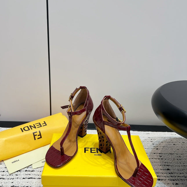 FENDI HIGH-HEELED 10 CM IN SANGRIA RED GLOSSY LAMBSKIN WITH GOLD HARDWARE
