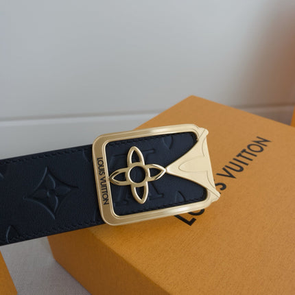 BELT 40MM REVERSIBLE IN BLACK TAURILLON CALFSKIN EMBOSSED LOGO AND GOLD LV BUCKLE