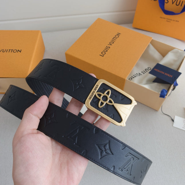 BELT 40MM REVERSIBLE IN BLACK TAURILLON CALFSKIN EMBOSSED LOGO AND GOLD LV BUCKLE