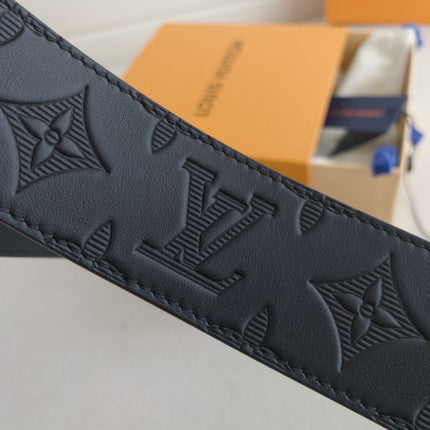 BELT 40MM REVERSIBLE IN BLACK TAURILLON CALFSKIN WITH GREY LOGO AND SILVER LV BUCKLE