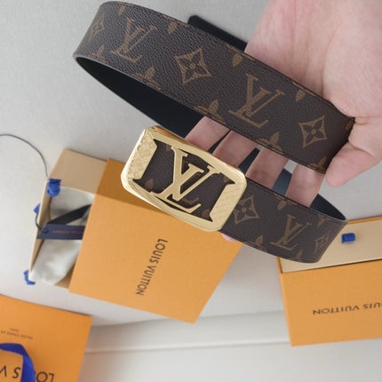 BELT 40MM REVERSIBLE IN BROWN AND BLACK TAURILLON CALFSKIN WITH LOGO PRINT AND GOLD LV BUCKLE