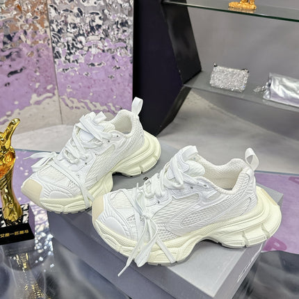 3XL SNEAKER IN WHITE MESH AND POLYURETHANE