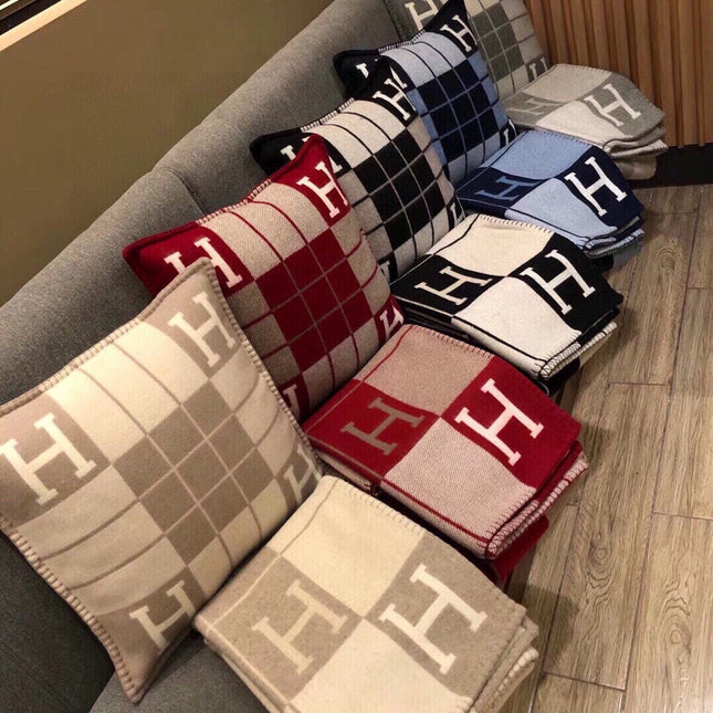 AVALON III THROW BLANKET 175 CM IN CHERRY RED WOOL AND CASHMERE 351743