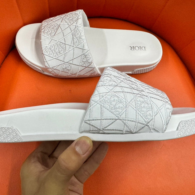 CD AQUA EMBROIDED SANDAL WHITE FABRIC