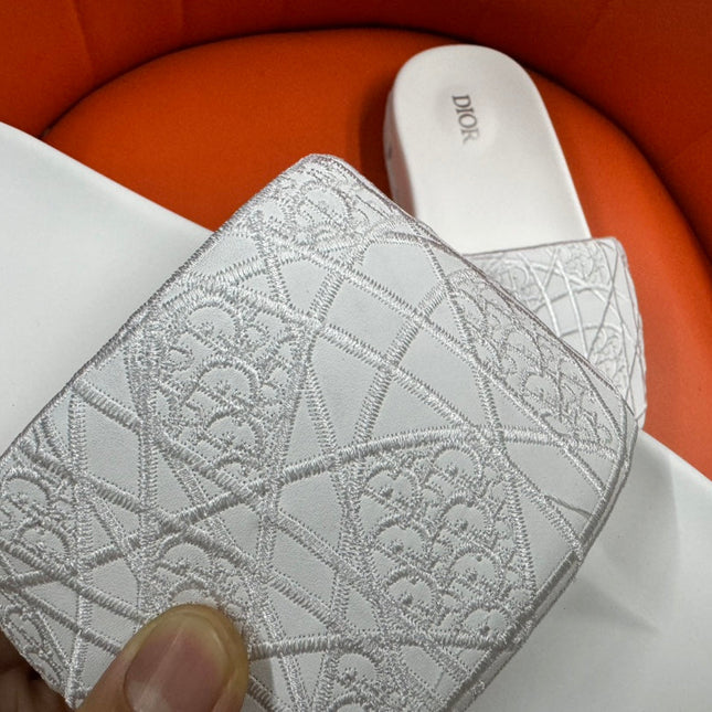 CD AQUA EMBROIDED SANDAL WHITE FABRIC