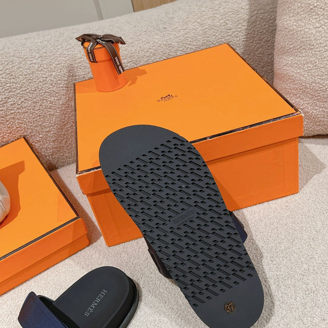 CHYPRE SANDAL BLACK MIX LIGHT BERRY CALFSKIN