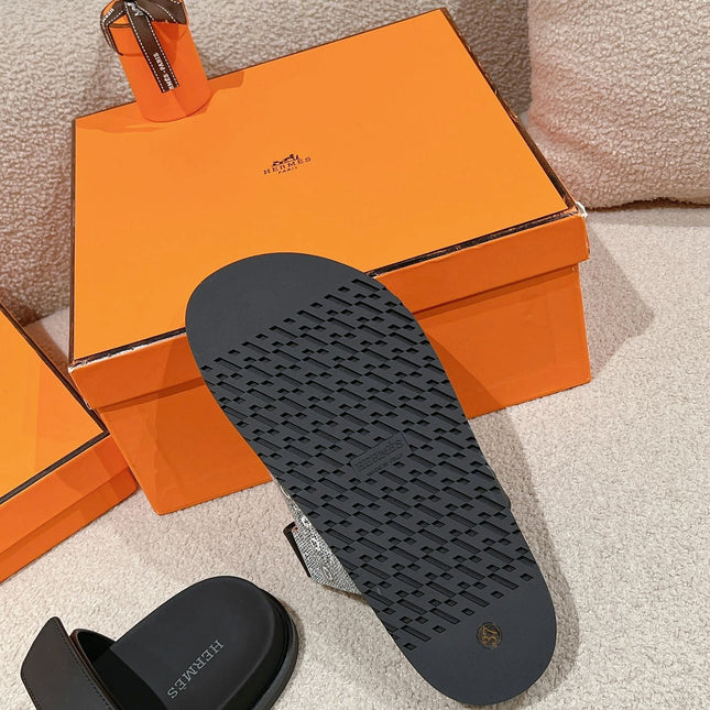 CHYPRE SANDAL OMBRE BLACK WHITE CALFSKIN