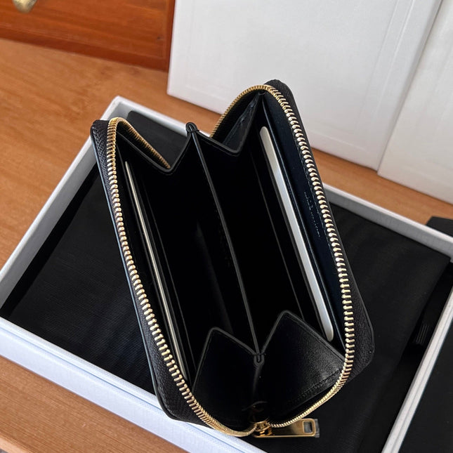CELINE 25S TRIOMPHE COMPACT ZIPPED WALLET 11 IN BLACK CALFSKIN GOLD HARDWARE