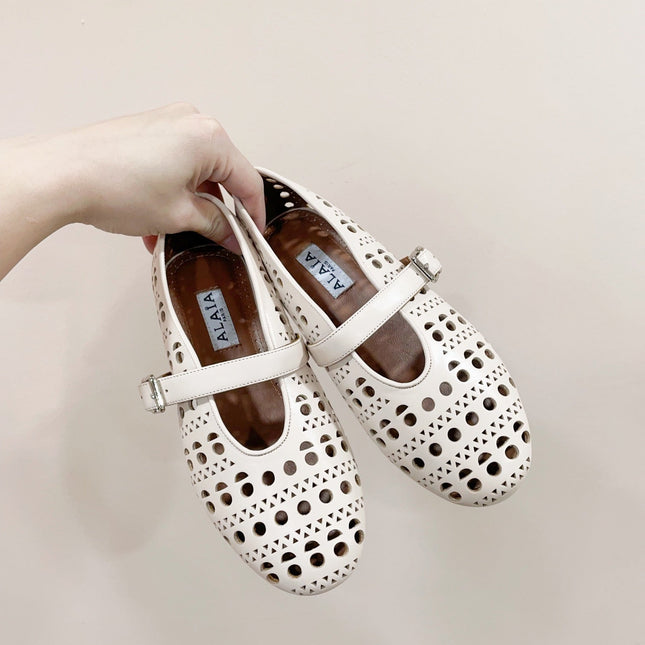 ALAIA HOLLOW BALLET FLAT IN BEIGE LAMBSKIN
