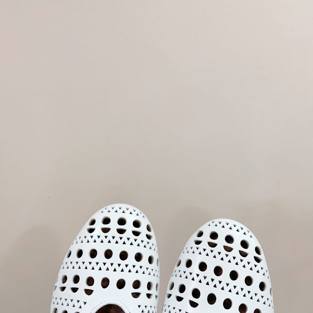 ALAIA HOLLOW BALLET FLAT IN WHITE LAMBSKIN