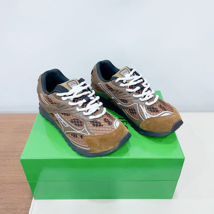 ORBIT SNEAKER IN CHOCOLATE BROWN SUEDE AND METALLIC MESH