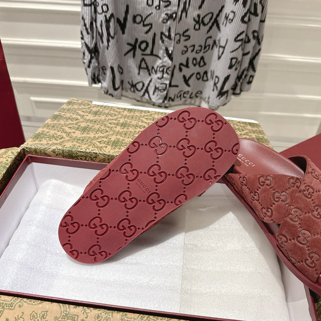 GG SLIDES IN RED SUEDE WITH EMBOSSED LOGO STYLE 9