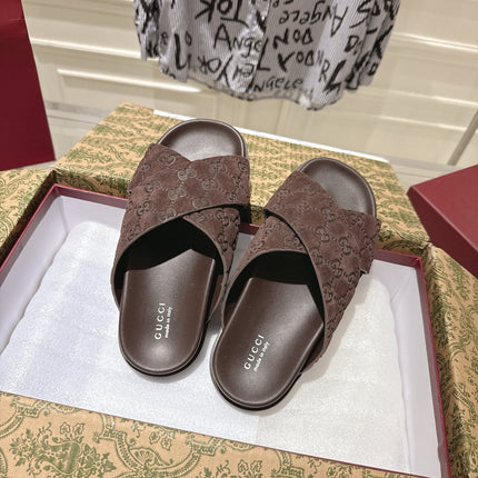 GG SLIDES IN DARK BROWN SUEDE WITH EMBOSSED LOGO STYLE 8