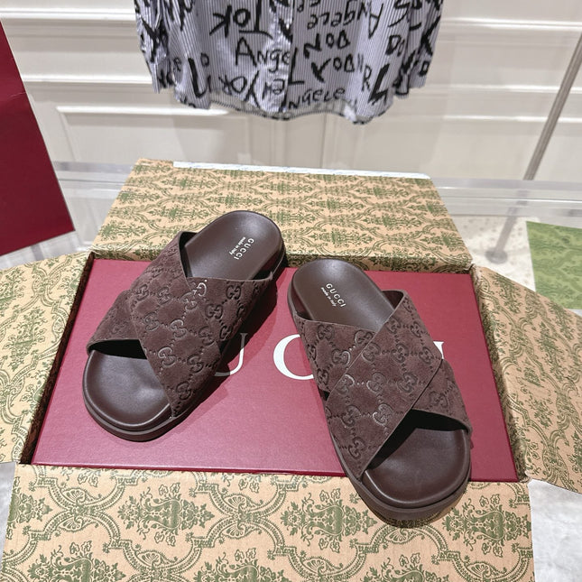 GG SLIDES IN DARK BROWN SUEDE WITH EMBOSSED LOGO STYLE 8