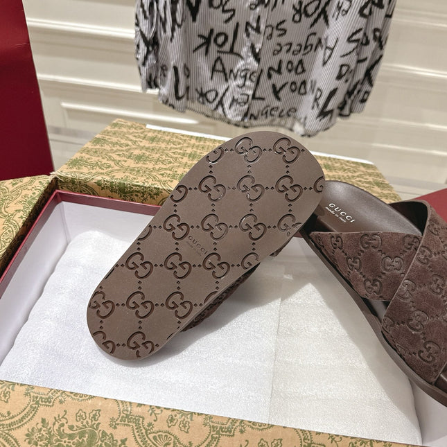 GG SLIDES IN DARK BROWN SUEDE WITH EMBOSSED LOGO STYLE 8